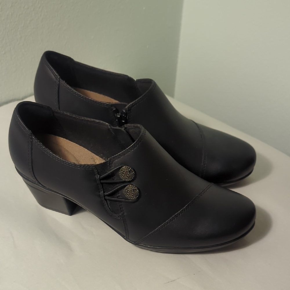 Clarks Emslie Warren Slip On